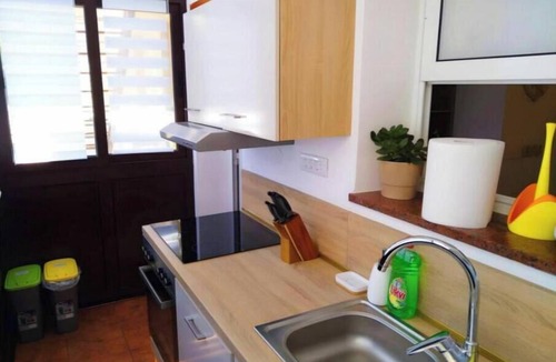 Split Apartment | Pomalo Retreat - Serene & Green Urban Oasis Near City Centre + Free Parking