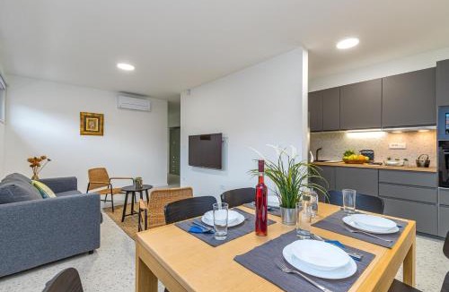 Jurandvor Apartment | Pool Apartment Sapore Di Mare 4 - Happy Rentals