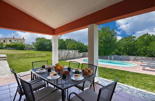 Trgetari House | Pool House in Greenery near Trget - Happy Rentals