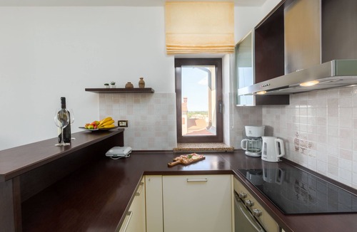 Vizinada Apartment | Pool, sun loungers, well-kept garden,family-friendly, barbecue, garden furniture