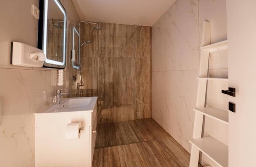 Tisina Hotel | Posestvo Gjerkeš