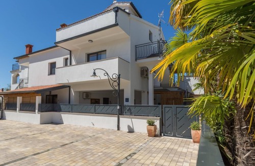 Spadici Apartment | Premium flat only 250 metres to the beach with private terrace, barbecue, WiFi
