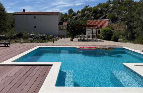 Neoric Villa | Private Villa Bonaventura with Pool & Jacuzzi & BBQ for Families & Groups near Split