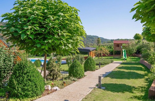 Bosiljevo House | Private Villa with A/C, WIFI, hot tub, private pool, TV, terrace, pets allowed, panoramic view
