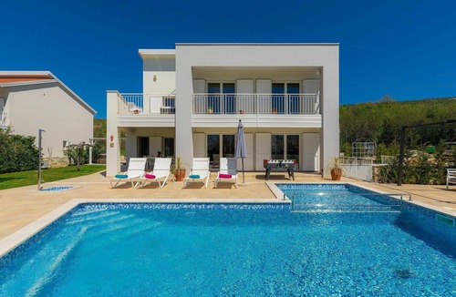 Stanisovi Villa | Private Villa with private pool, A/C, WIFI, hot tub, TV, terrace, pets allowed, panoramic view