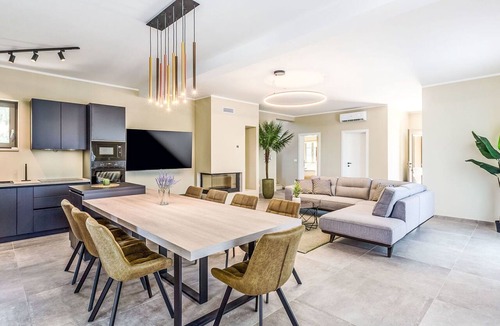Baredine Villa | Private Villa with private pool, A/C, hot tub, WIFI, TV, terrace, pets allowed, panoramic view