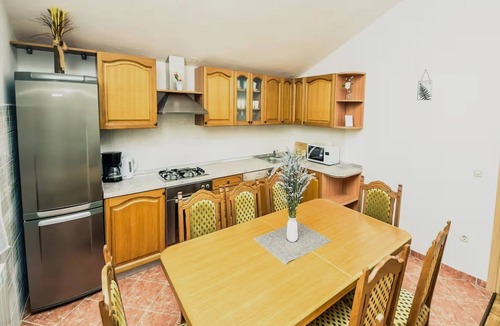 Tinj House | Quiet 5 Bedroom Villa near Biograd