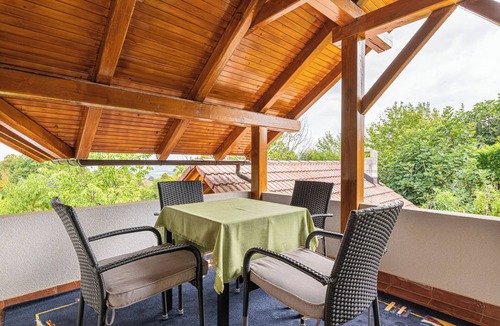 Crnomelj House | Rainbow Cottage In The Vineyards, Dragatuš, Slovenia