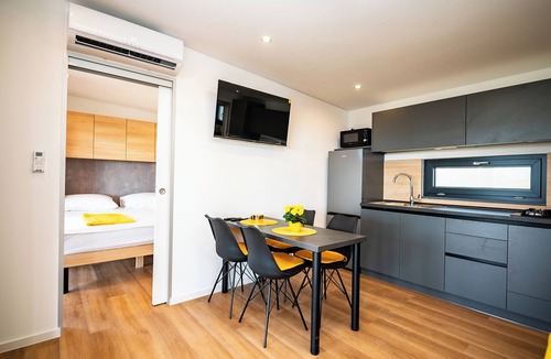 Kastel Novi House | Red Eirth Kastel Stafilic