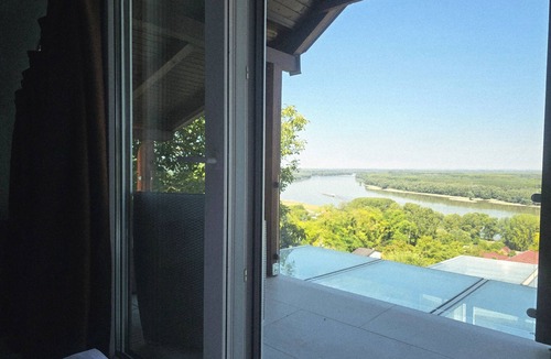 Aljmas House | Relax by the Danube with pool, wellness and unforgettable sunsets
