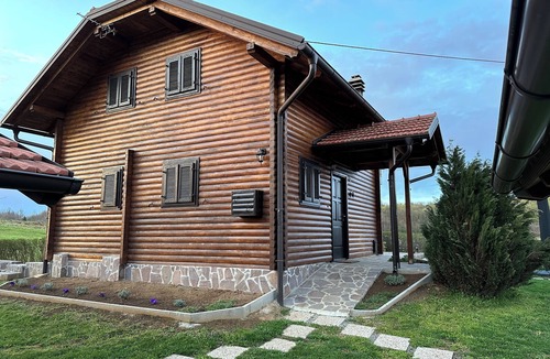 Duga Resa House | Relax by the Mrežnica River with jacuzzi, sauna and forest view