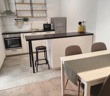 Srinjine Apartment | Relax Escape Jacuzzi Access Near Split