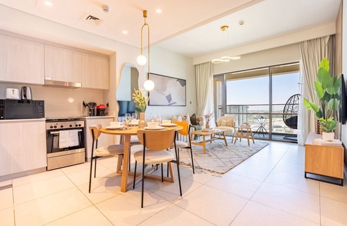 Dubai Apartment | Relaxing 1BR Retreat with Partial Creek Views, Only a 10-Minute Drive to a Mall