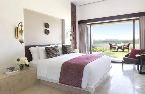 Salalah Hotel | Relaxing Beach Stay! Free Parking, Onsite Swimming Pool, Gym & Spa Access!