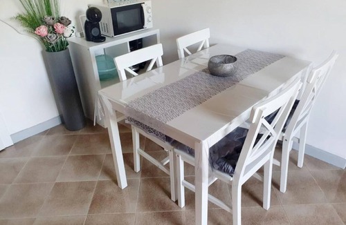 Zambratija Apartment | Renovierte Wohnung in Zambratija mit Großem Garten by Interhome