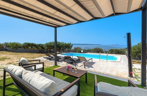 Okrug Gornji House | Ria with heated pool by Interhome
