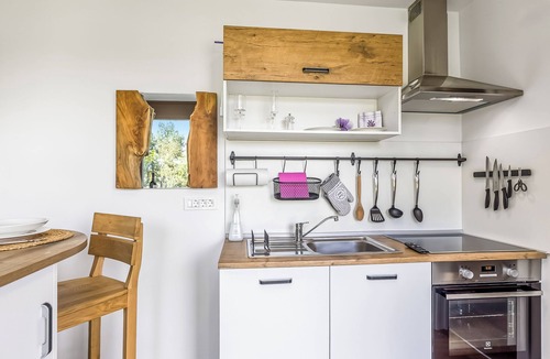 Metlika House | Riverside Suite Ane private beach, Gradac, Slovenia