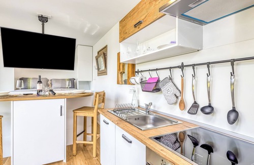 Metlika House | Riverside Suite Ane private beach, Gradac, Slovenia
