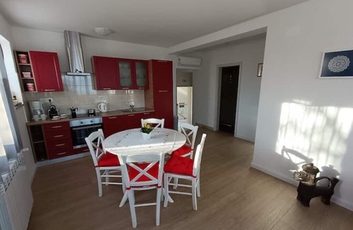 Opric Apartment | Riviera Blue - Apartment RED with sea view, balcony, hot tub and private parking