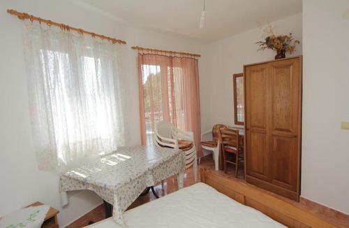 Bogomolje Apartment | Robinson Ficus