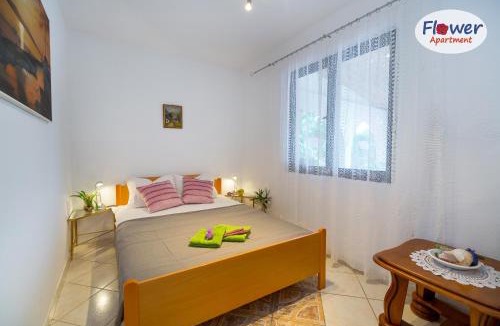 Sikici Apartment | Romantic Apartment Flower