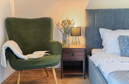 Srinjine Apartment | Romantic retreat private jacuzzi and mountain views Split area