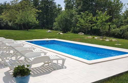 Gracisce House | Romantische Villa mit weitläufigem Garten by Interhome