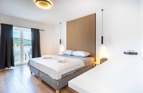 Cres Bed & Breakfast | Room in Cres with Seaview, Balcony, Air condition, WIFI (4249-5)