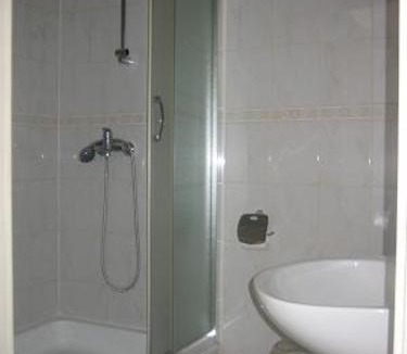 Split Apartment | Rooms and Apartment Lucac Manus