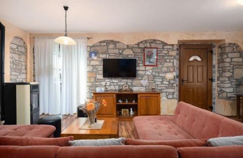 Antenal Apartment | Rosello 2 by Briskva
