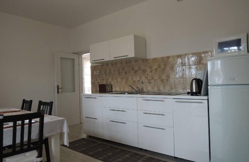 Vrvari Apartment | Rosemary flat with terrace and pool