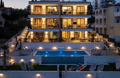 Seget Vranjica Apartment | Royal Oak beachfront residence Trogir Seget Vranjica