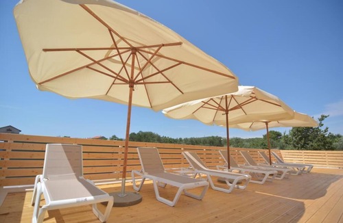 Sveti Filip i Jakov Apartment | Rubinić A4, 200m to the beach, indoor heated pool, 4 people, free WiFi, parking