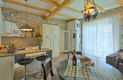 Vrsar House | Rustic and modern stone house only 300 metres to the beach with sea view, barbecue, terrace