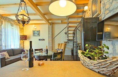 Vrsar House | Rustic and modern stone house only 300 metres to the beach with sea view, barbecue, terrace