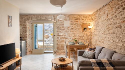 Tar Villa | Rustic villa Casa Tessa with outdoor pool in Tar