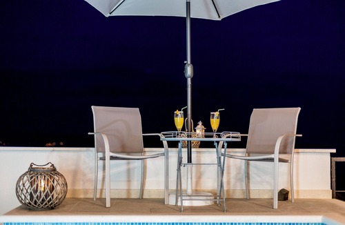Znjan Apartment | Rustique Studio, Pool & Sea View in Belo Horizonte