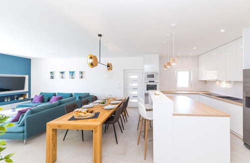 Municipality of Trogir Villa | Scenic Elegant Trogir Villa with Pool - Five Bedroom Villa