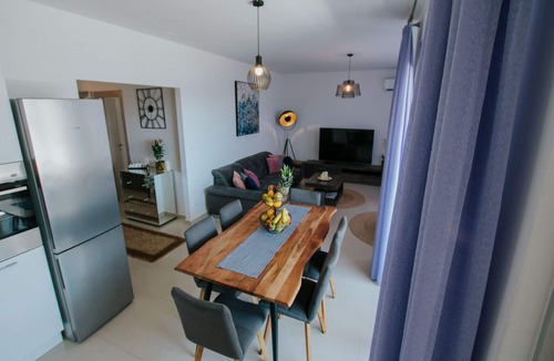 Seget Donji Apartment | Scenic Sea View Apartment Trogir
