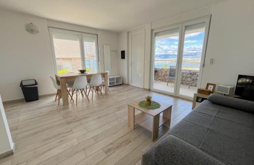 Povljana Apartment | Sea Around