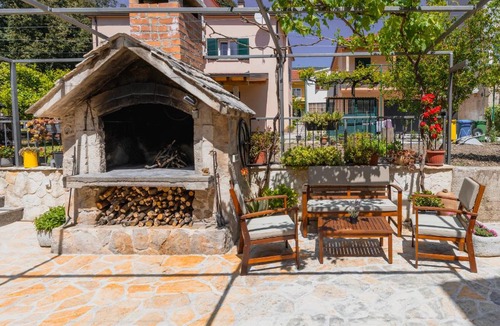 Kastela Apartment | Sea & Stone