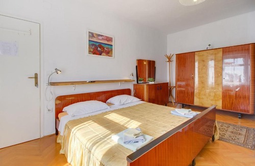 Miholascica Apartment | Sea View Apartments Agava I Near Pebble Beach & Private Parking