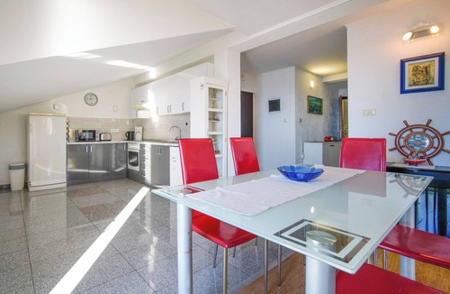 Sarsoni Apartment | Sea View by Interhome