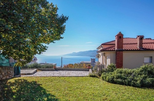 Sarsoni Apartment | Sea View by Interhome