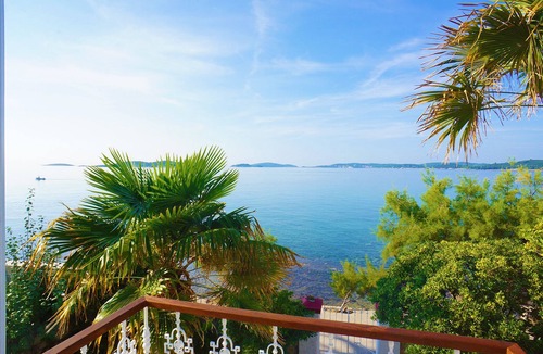 Orebic Villa | Seafront Villa Agnes, old captains house, beachfront villa with private pool