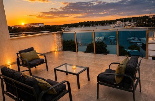 Pjescana Uvala Apartment | SeaScape Deluxe Residence