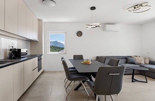Dugi Rat Villa | Seaview Villa Diamond, 7-bedroom villa Just 500 Meters from the Beach