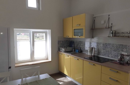 Lucija Apartment | Secluded Authentic Apartment with Terrace - Studio Apartment with Terrace