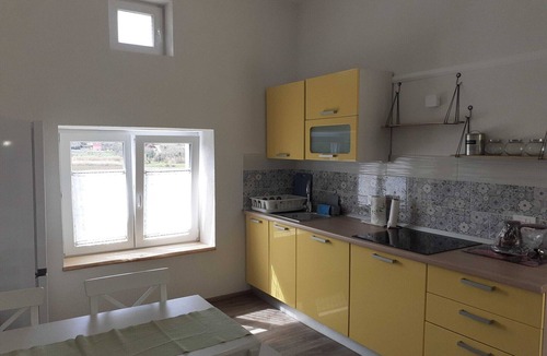 Lucija Apartment | Secluded Authentic Apartment with Terrace - Studio Apartment with Terrace