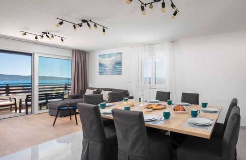 Kastel Sucurac Apartment | Shimmering Sea Apartment with Terrace - Four Bedroom Apartment with Terrace